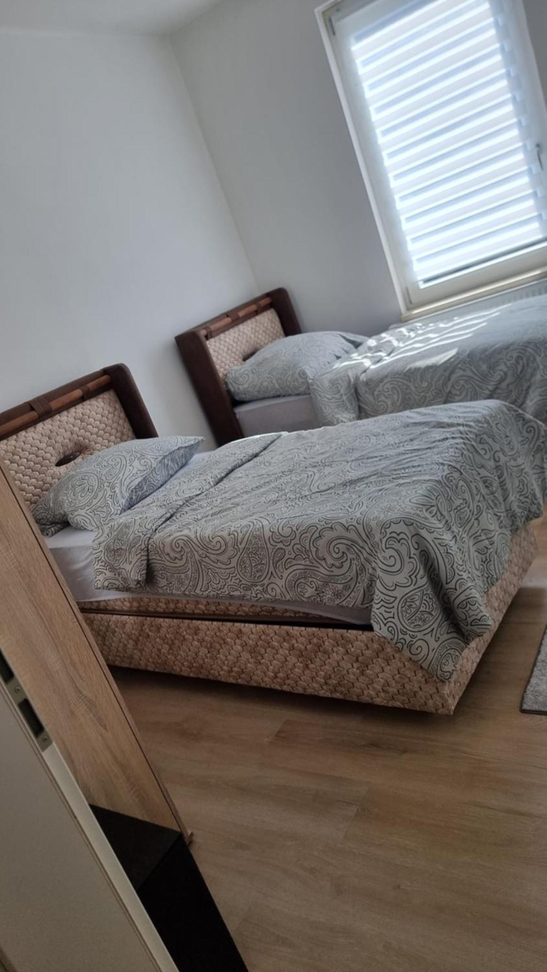 Ferienwohnung Balkan แอร์ฟวร์ท ภายนอก รูปภาพ