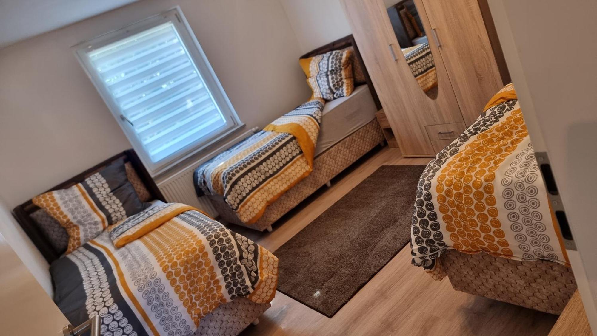 Ferienwohnung Balkan แอร์ฟวร์ท ภายนอก รูปภาพ